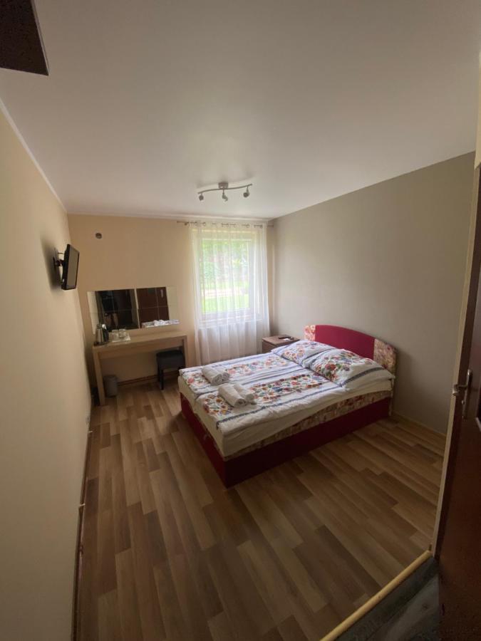Pokoje Goscinne City Oświęcim Esterno foto