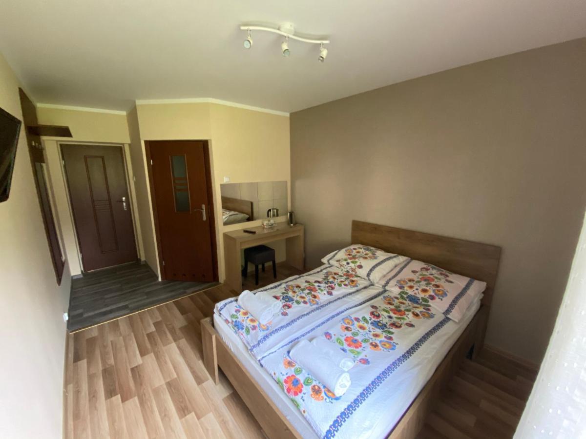 Pokoje Goscinne City Oświęcim Esterno foto